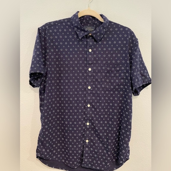 Men’s Lucky Brand Navy blue button down shirt with white novelty print. … - Picture 1 of 5